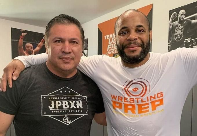 Javier Mendez and Daniel Cormier