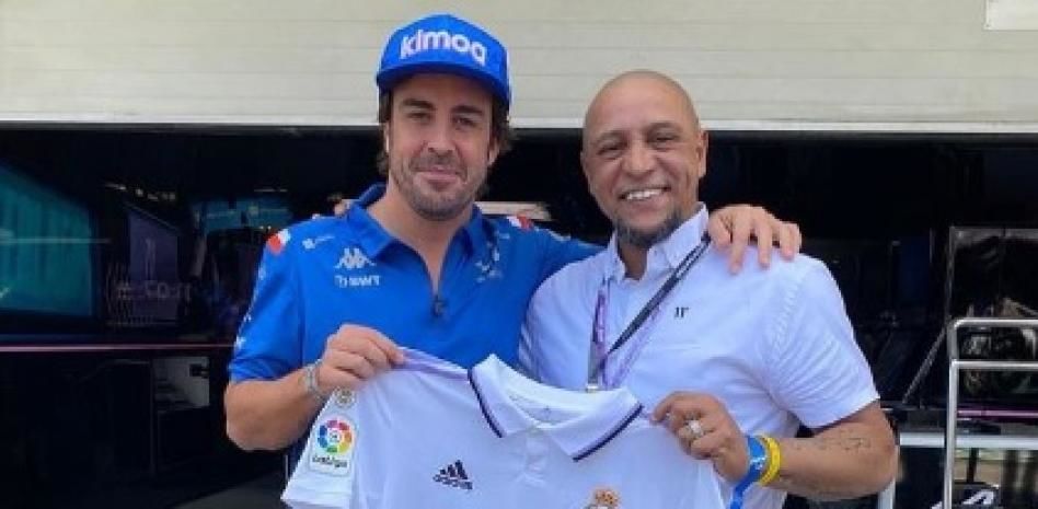 Fernando Alonso y Roberto Carlos, vía Instagram