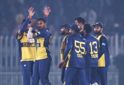 Sri Lanka chase revival in Tri-series final. @SLC