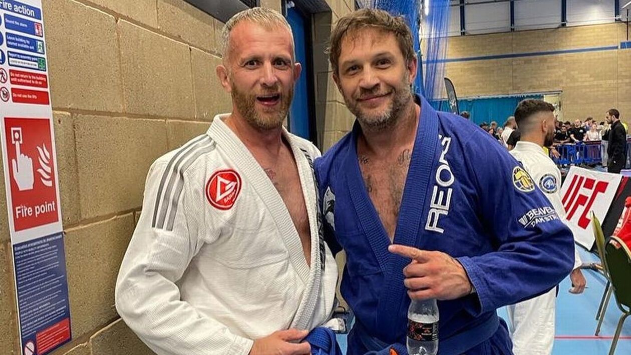 Tom Hardy becomes the winner of a martial arts tournament