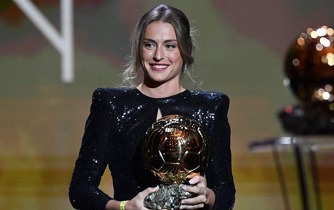 Alexia Putellas with the Ballon d'Or — 2021