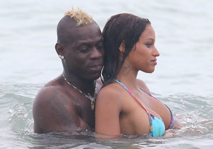 Mario Balotelli and Fanny Neguesha on their vacation