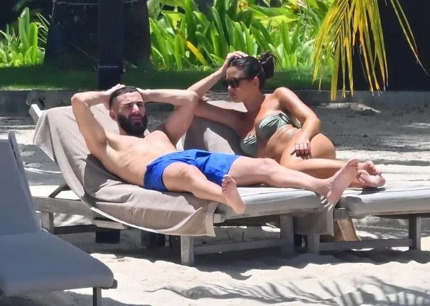 Benzema y su exesposa en Mauricio