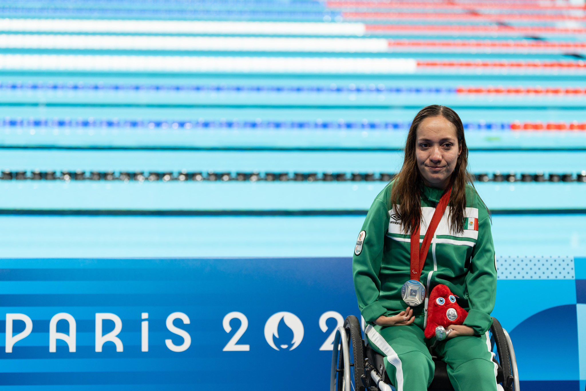 Haidee Aceves y su medalla de plata. Haidee Aceves y su medalla de plata.