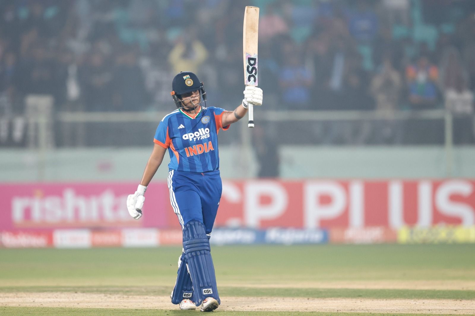 Shafali Verma celebrates are fifty. @BCCI