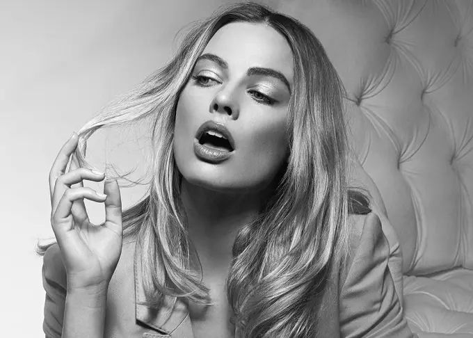Margot Robbie Roots For A Mediocre APL Team And Yells At Hockey Matches:  Favorite Teams Of The Barbie Star