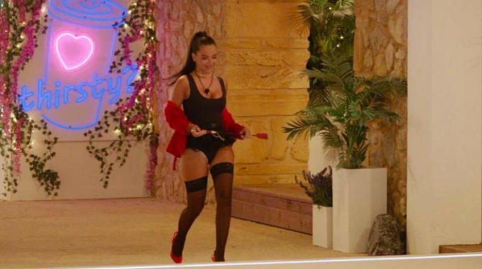 Screenshot from "Love Island" show