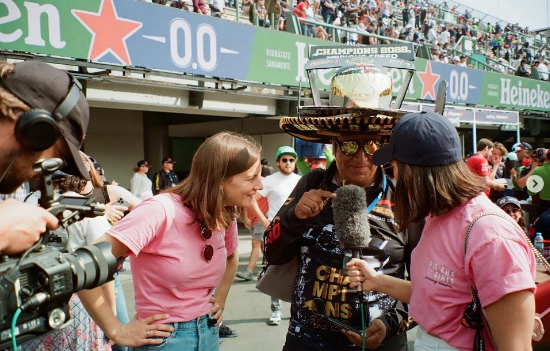 Chesa y Sarah en el Gran Premio de México .